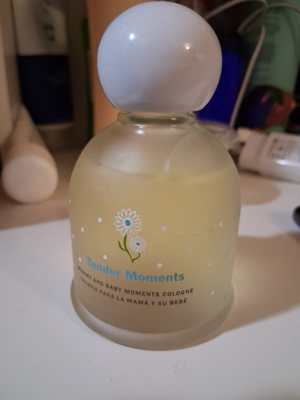 JAFRA Tender Moments Baby Cologne in White and Pale Yellow